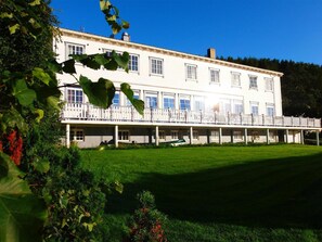 Exterior - Eidsvåg Fjordhotell (Molde)