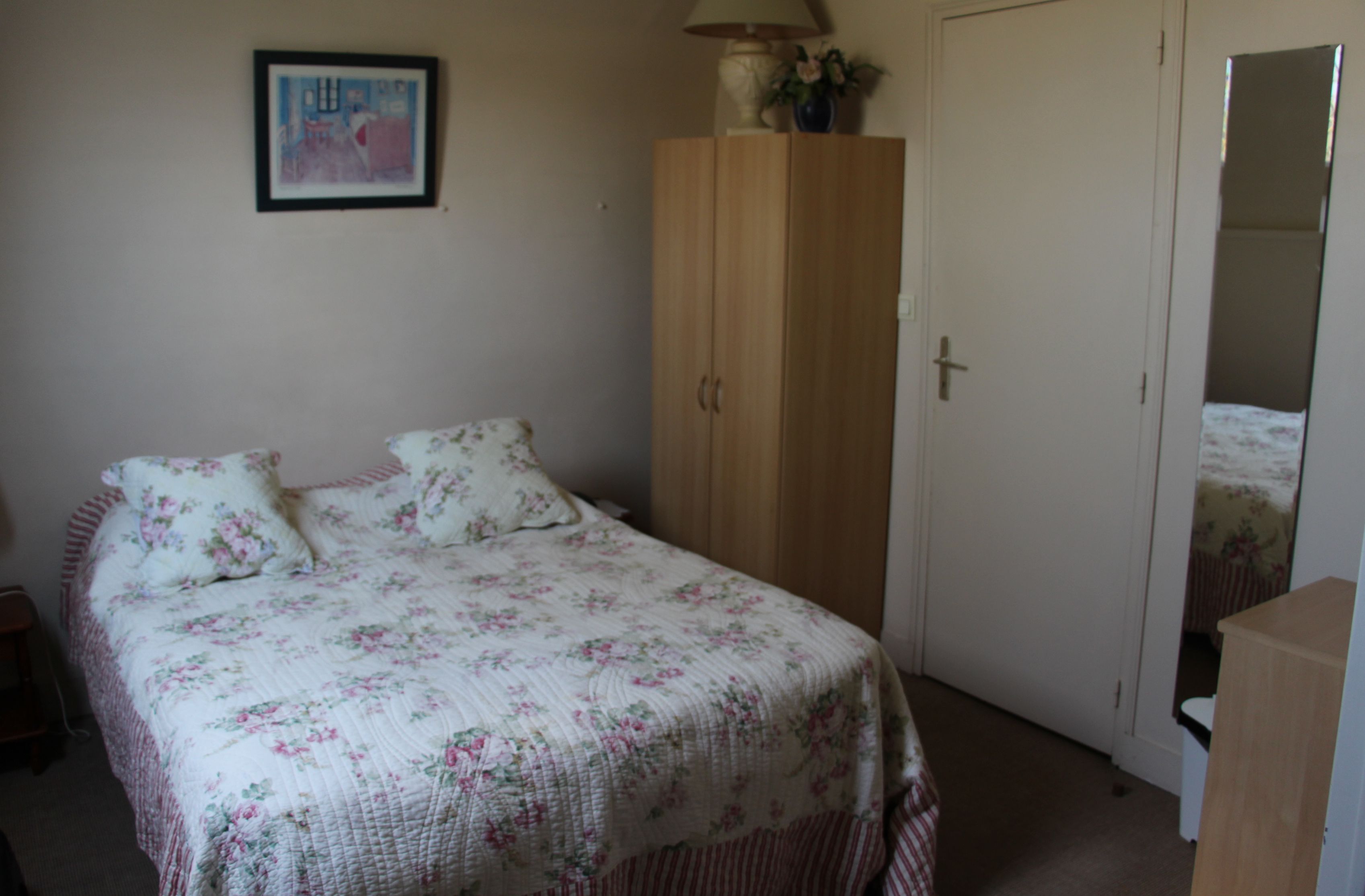 Individually decorated, blackout curtains, free WiFi, bed sheets