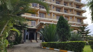 Mặt tiền nơi lưu trú