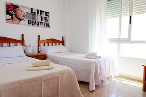 2 bedrooms, desk, iron/ironing board, free WiFi