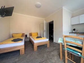 Apartment | Desk, free WiFi, bed sheets - Apart Pension Plaue (Brandenburg an der Havel)