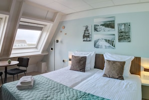 Chambre Double Standard | Coffres-forts dans les chambres, rideaux occultants