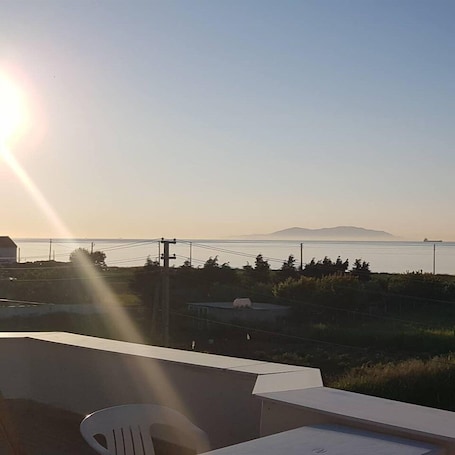 Terrace/patio. Akmonya Pansiyon