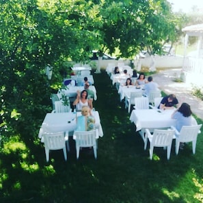 Daily full breakfast (EUR 6 per person)