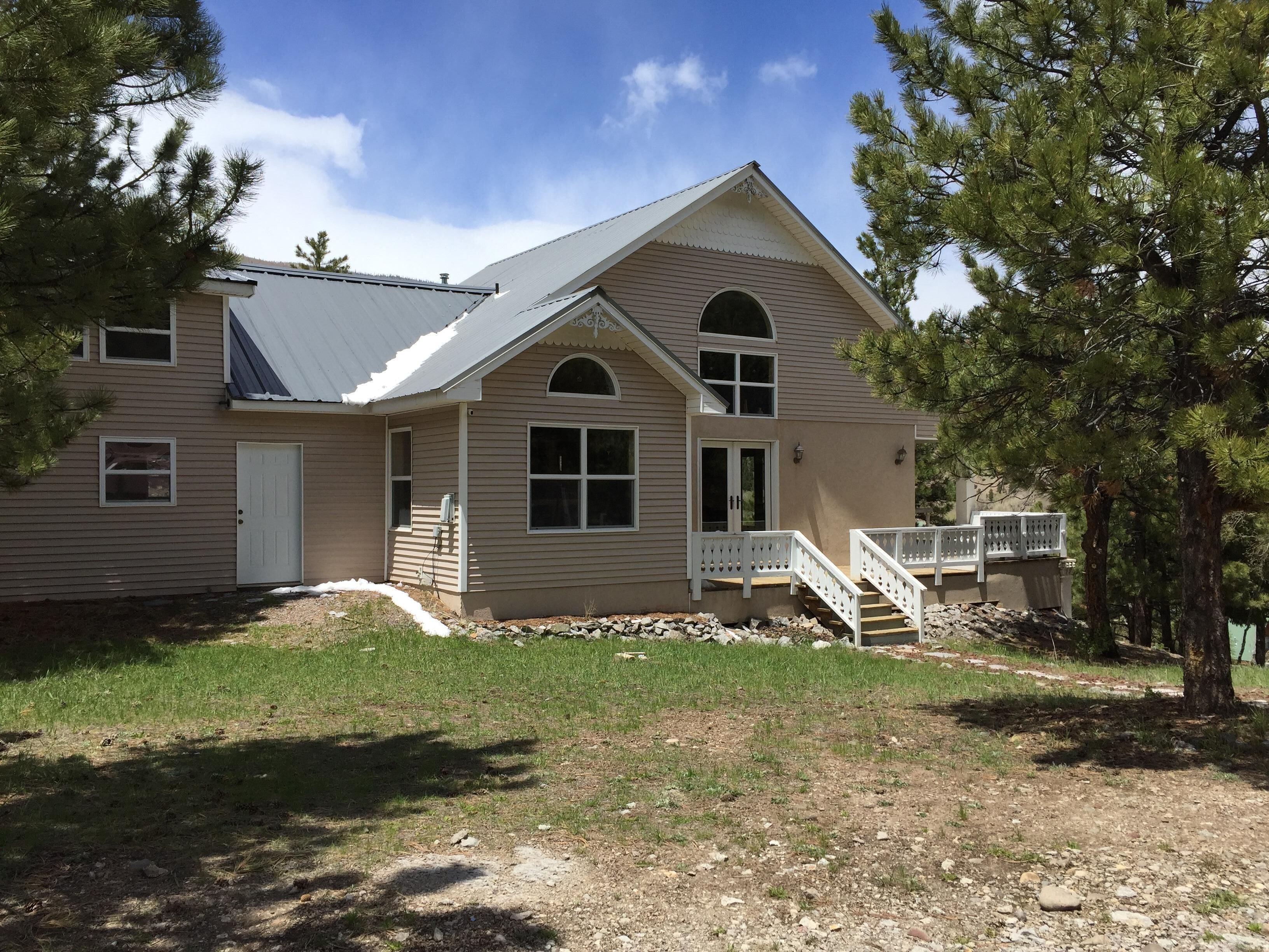 House Overlooking Town by Rocky Top Vacation Home Rentals
