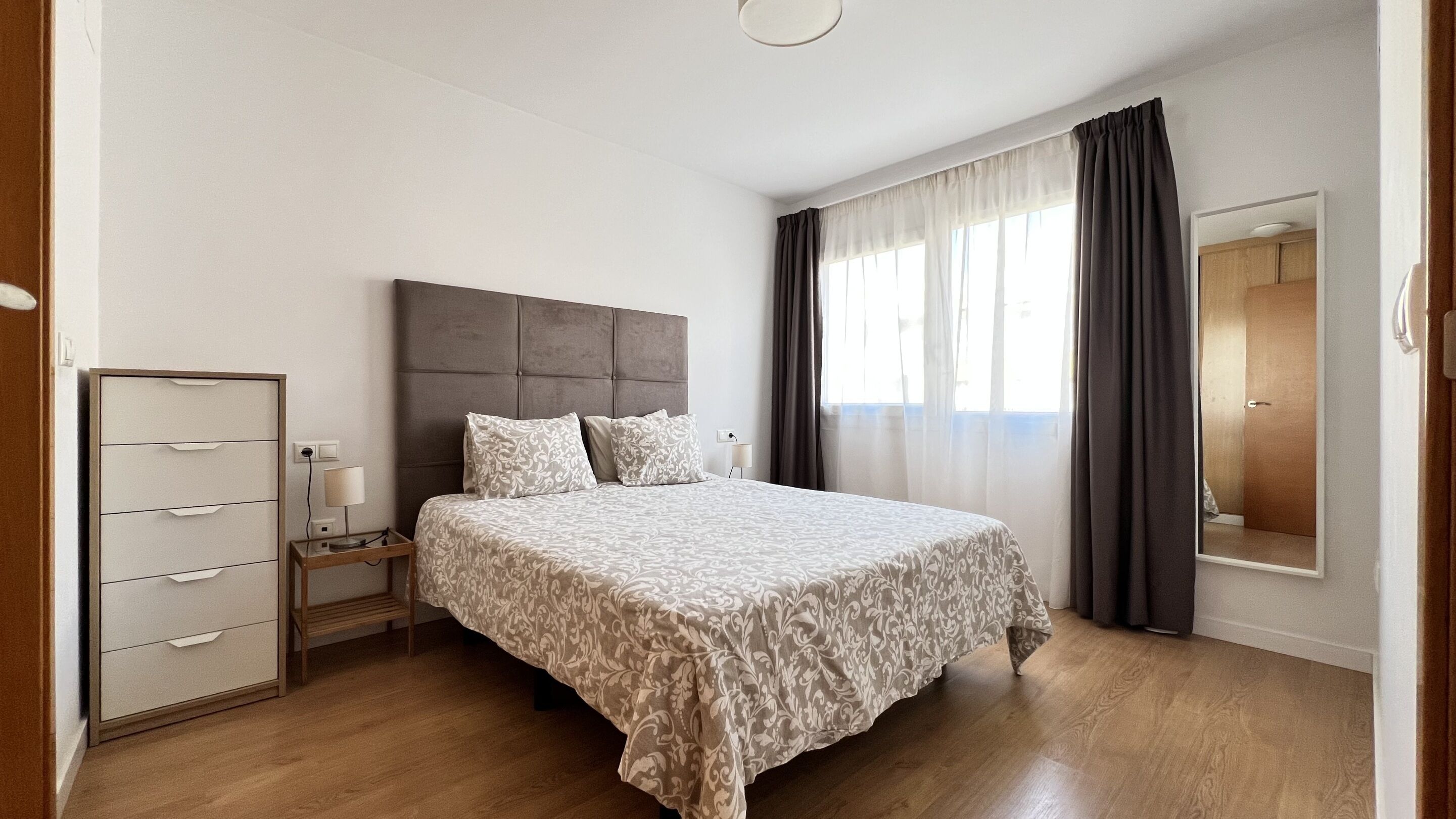 1 chambre, décoration personnalisée, ameublement personnalisé