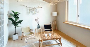 Cubrecamas, wifi gratis y ropa de cama 