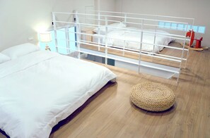 Cubrecamas, wifi gratis y ropa de cama 