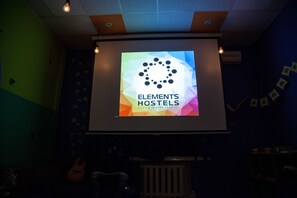 Living room - Elements Hostels (Kyiv)