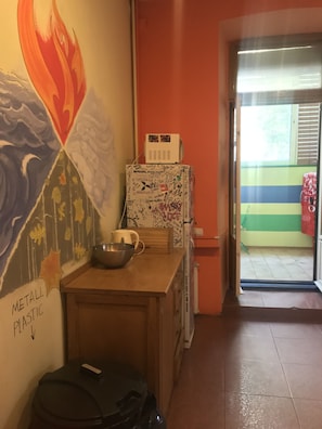 Dormitorio condiviso, dormitorio misto (4 beds) | Cucina privata | Frigorifero nell'area comune, forno a microonde nell'area comune