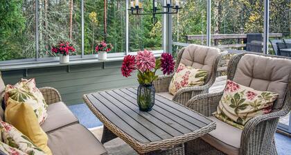 Beautiful home in Tidaholm with sauna