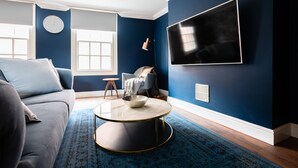 Interior detail - The Old Station House - Stylish & Central 2bdr Apartment (Oxford)