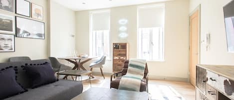 Apartment (1 Bedroom) | Living room | Smart TV