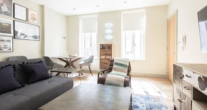 The Mayfair Parade - Trendy 1bdr Pied-a-terre in Central London