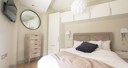 The Soho Loft - Elegant & Modern 1bdr in Soho