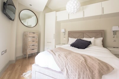 The Soho Loft - Elegant & Modern 1bdr in Soho