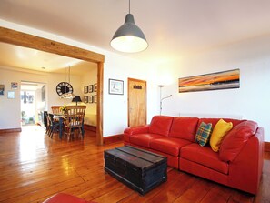 Living area - 3 bedroom accommodation in Margate (Margate)