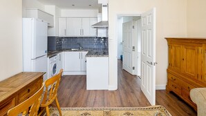 Appartamento Basic, 2 letti matrimoniali, cucina | Area soggiorno