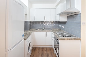 Basic-Apartment, 2 Doppelbetten, Küche | Eigene Küche