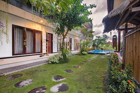 Property grounds. Full Moon Guest House