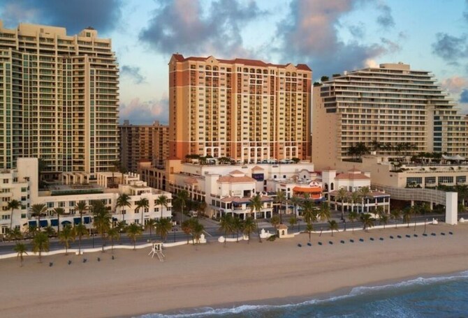 Ft. Lauderdale Beach - Marriott BeachPlace Towers: 2022 Room ...