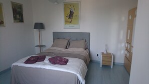 3 bedrooms, soundproofing, iron/ironing board, WiFi