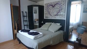 3 bedrooms, soundproofing, iron/ironing board, WiFi