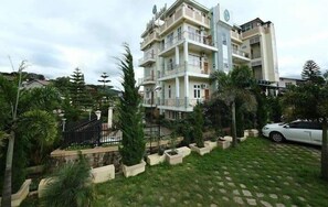 Front of property - Seint Hotel (Kalaw)