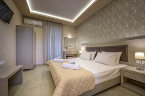 Estúdio | Cofres nos quartos, individualmente decorados, berços grátis