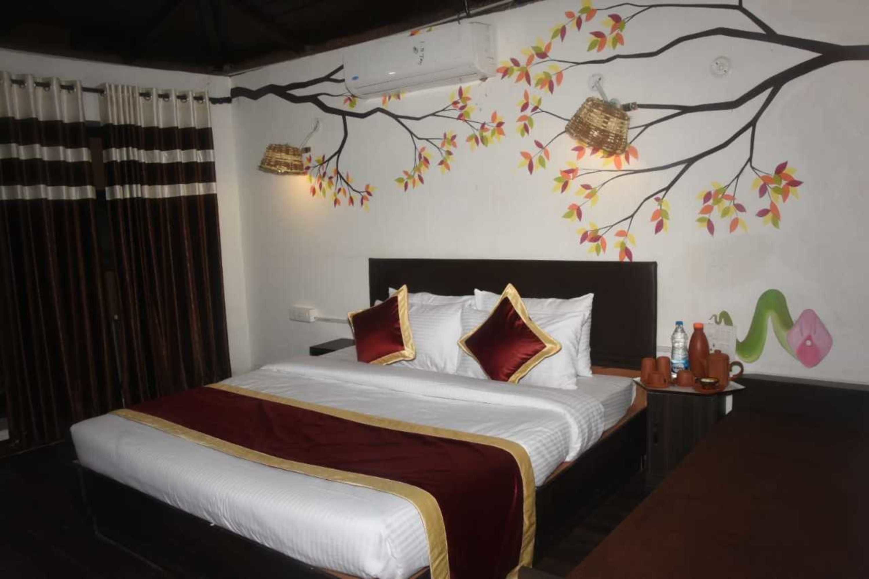 Standard Room | Desk, soundproofing, free WiFi, bed sheets