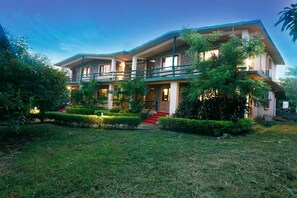 Front of property - Corbett Soho Resort (Kaladhungi)