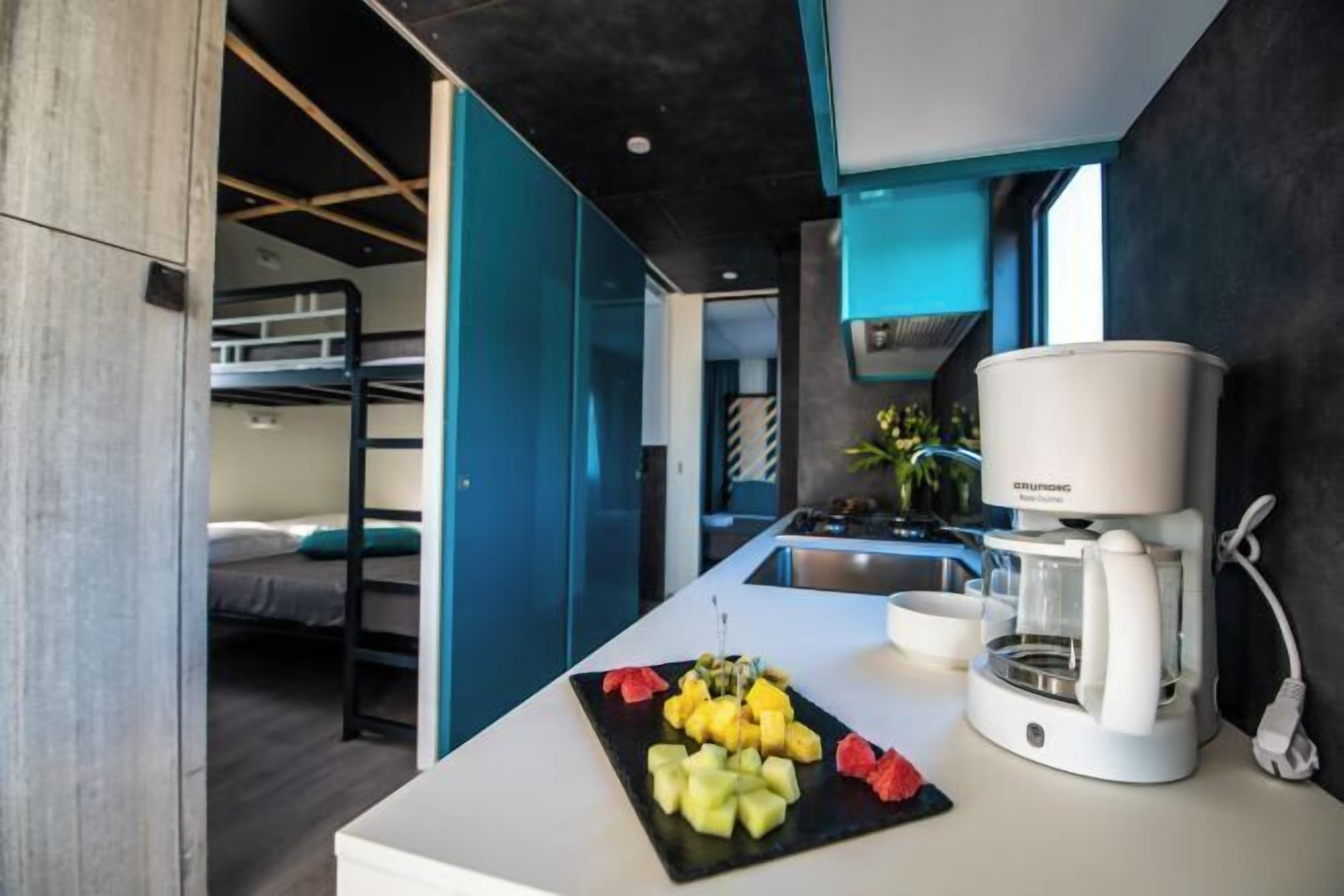 2 slaapkamers, een kluis op de kamer, een bureau, een laptopwerkplek