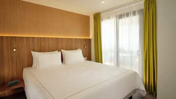 2 bedrooms, in-room safe, desk, laptop workspace