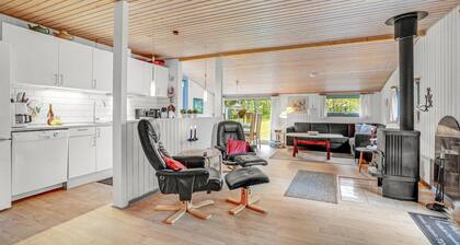 Stunning home in Oksbøl with WiFi