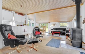 Tv, pejs, dvd-afspiller, stereoanlæg