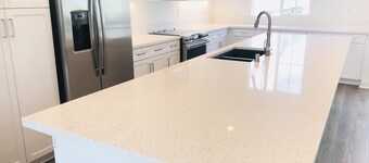 Beautiful Home 5 Minutes to UCSB Near Beaches 4 bedrooms