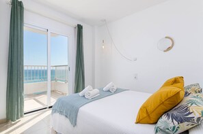 2 bedrooms, iron/ironing board, travel crib, free WiFi - YourHouse Ocean (Can Picafort)