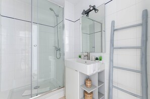 Shower, hair dryer - YourHouse Ocean (Can Picafort)
