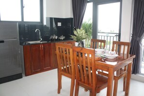 Dining - Leontina - Apartment nearby Tan Son Nhat airport (Hồ Chí Minh)