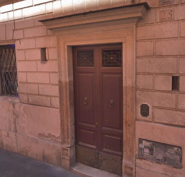 Entrée de l’hébergement