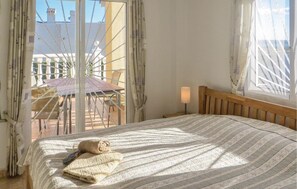 3 chambres, lit parapluie, Wi-Fi gratuit, draps fournis