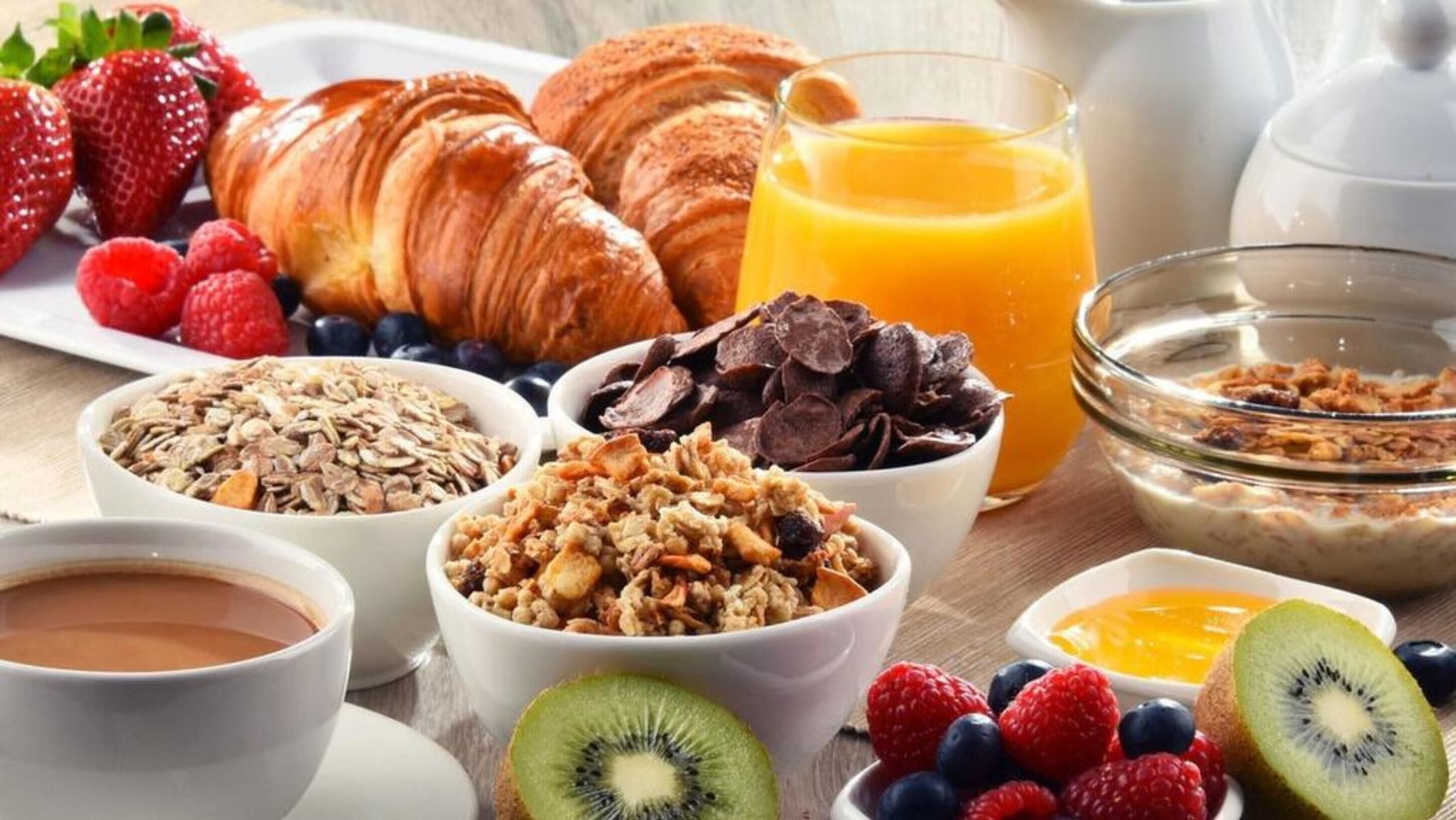 daily cooked-to-order breakfast (eur 20.50 per person)