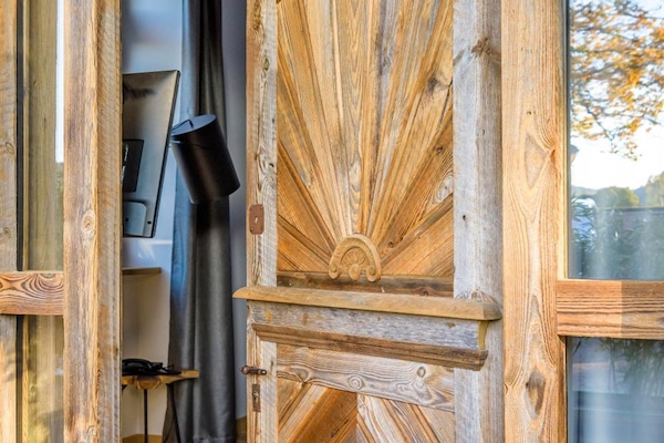 Suíte júnior, vista para o pátio | Roupas de cama antialérgicas, camas com colchões pillow-top, frigobar