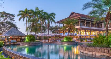 Kaunis moderni 5 makuuhuoneen talo, kävelymatka rannalle