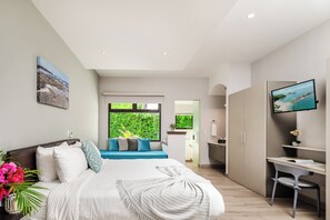 6 bedrooms, iron/ironing board, travel cot, WiFi