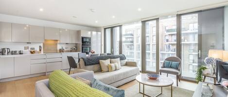 Superior Apartment, Multiple Beds | Living area | 32-inch flat-screen TV with cable/satellite channels, TV