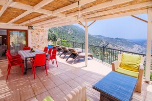 Vila, 3 quartos | Terraço/pátio