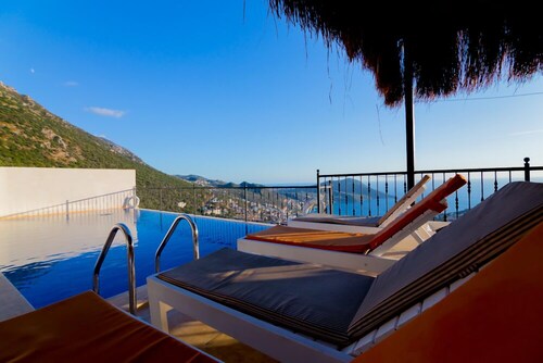 Kirlangic Apart by Villalarim.com