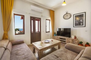 Villa | Wohnbereich | LCD-Fernseher