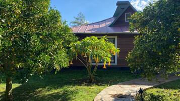 CANARIO FAMILY BUNGALOW HOUSE | Egyptian cotton sheets, premium bedding, minibar, desk